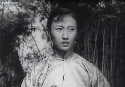 者更是无数,但是最先抱得美人归的却是一个小小音乐指挥,他叫郭元彤