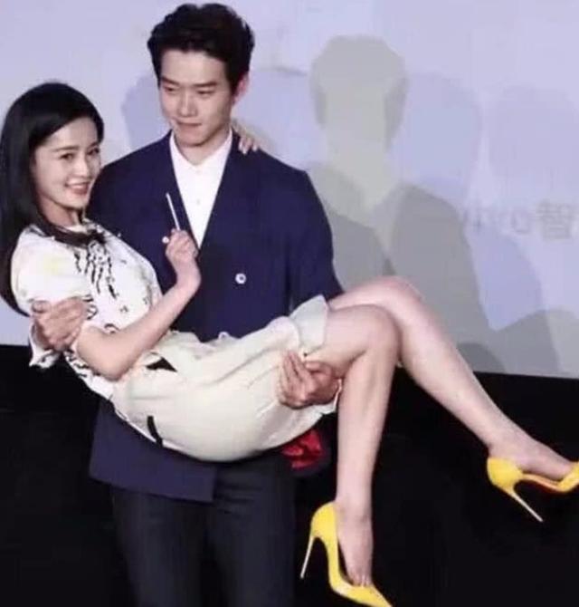 为什么电视剧“公主抱”都那么轻松?当看到全身照,原谅我笑了