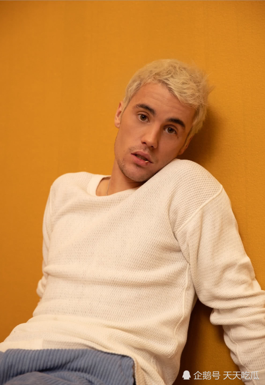 贾斯汀比伯哭着谈碧梨我只想保护好她