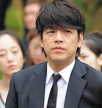 曾在妻子坐月子时带小三回家,出轨后名声尽毁|柳时元|赵秀仁|坐月子