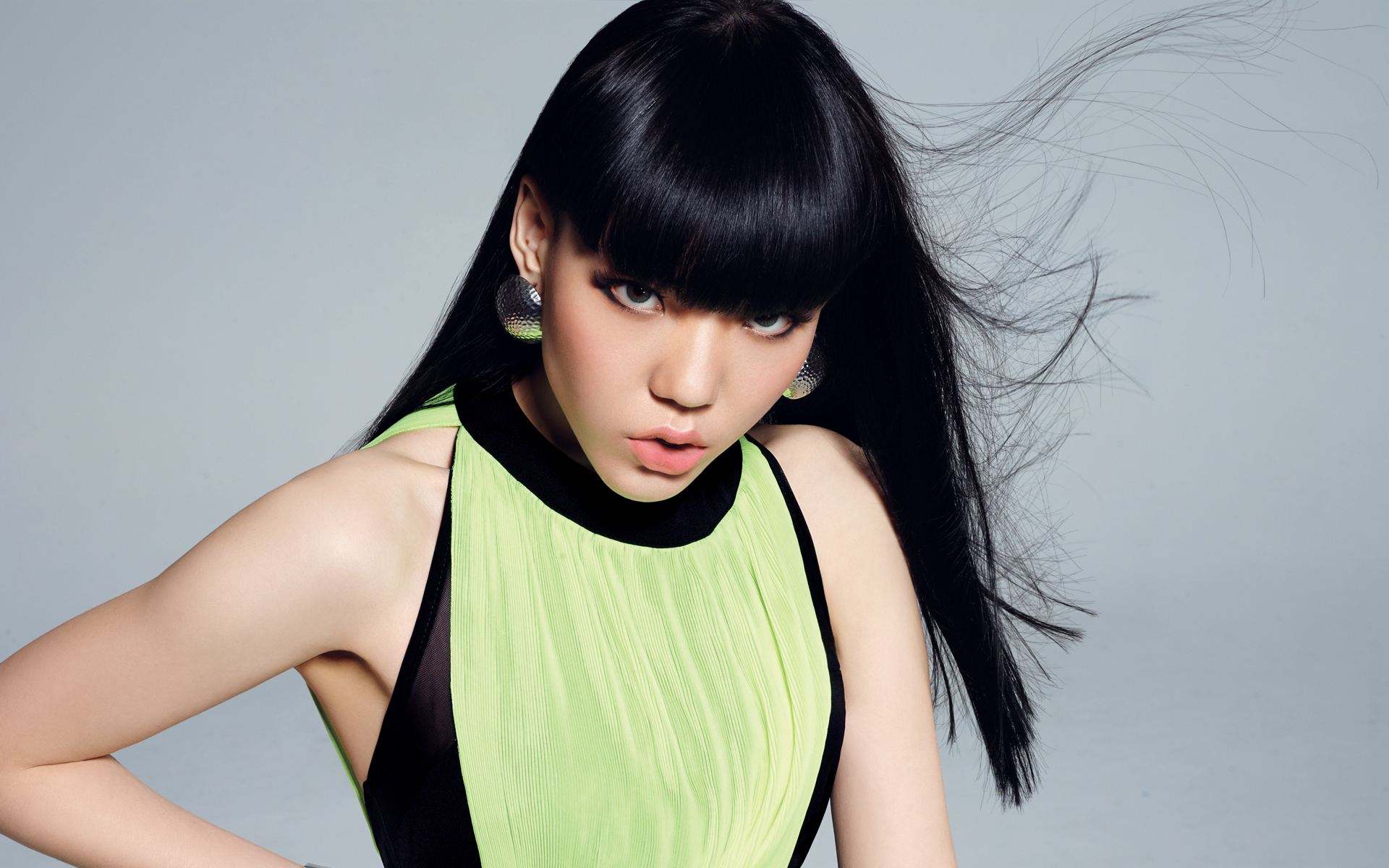 中国好声音出来的歌手吴莫愁,这几年她不露面去哪了?