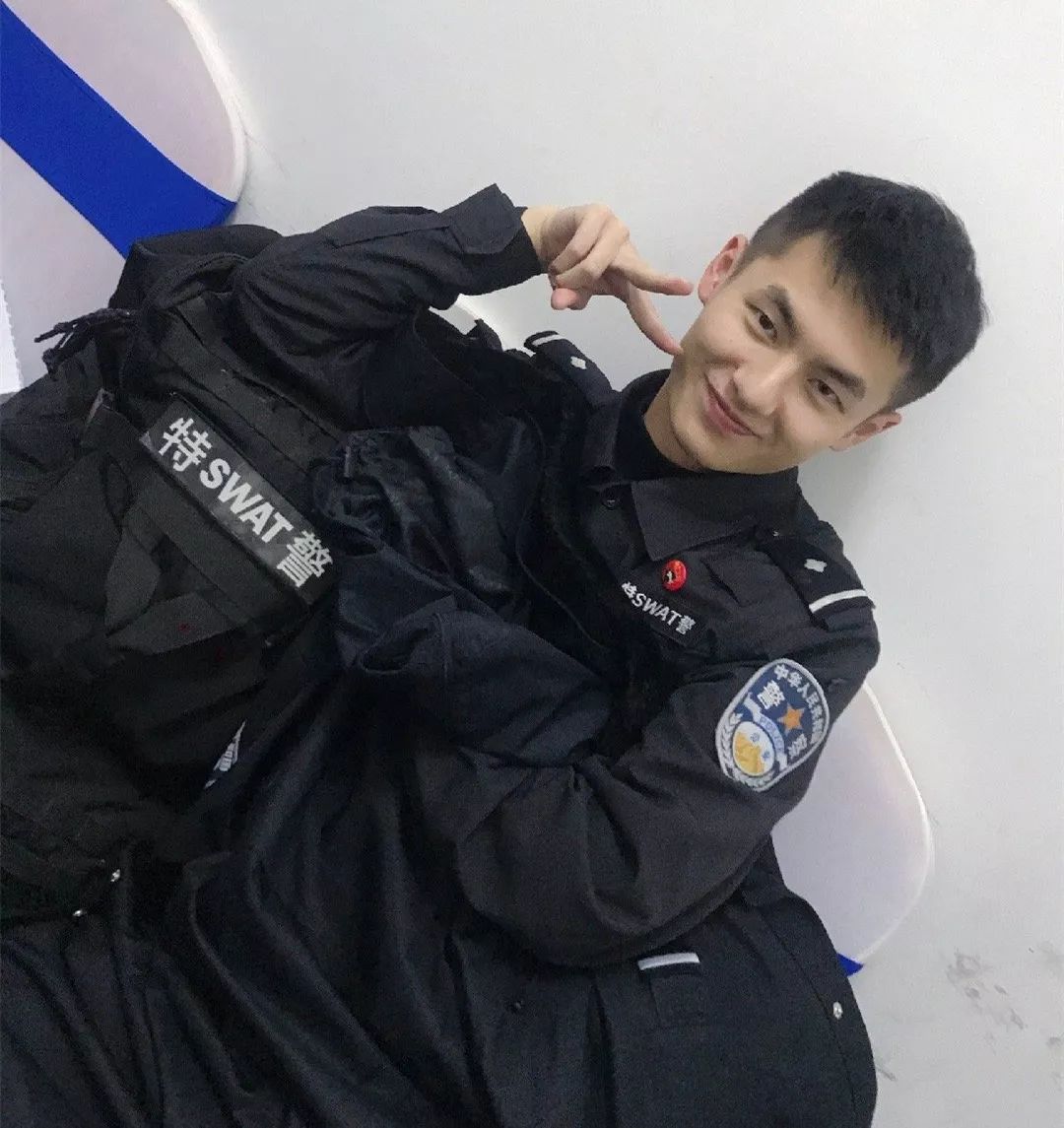 长沙特警刘曦钧▼成都特警文潇伟▼