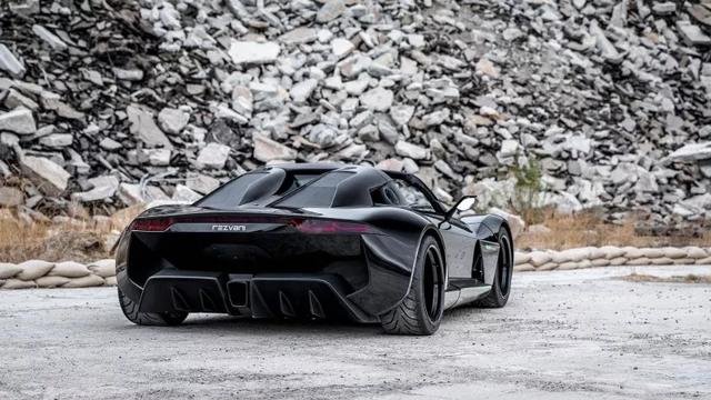 异常凶猛超跑rezvanibeastalphaxblackbird