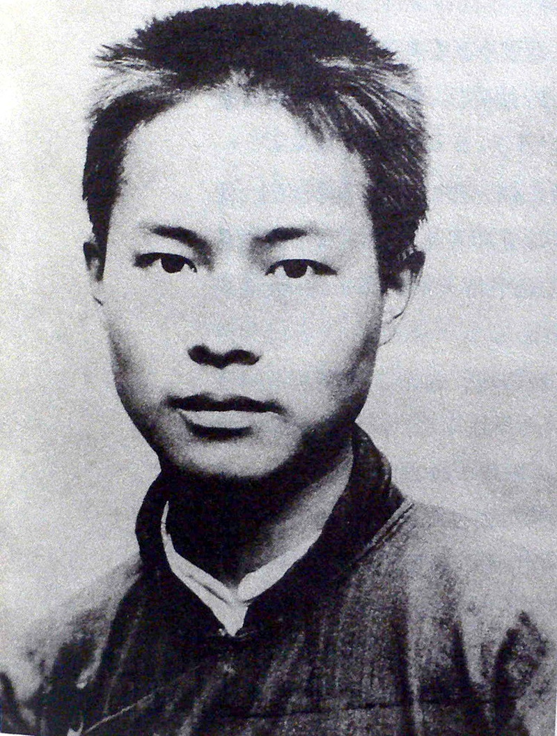 沈从文:我行过许多地方的桥,看过许多次数的云,却只爱过一个人