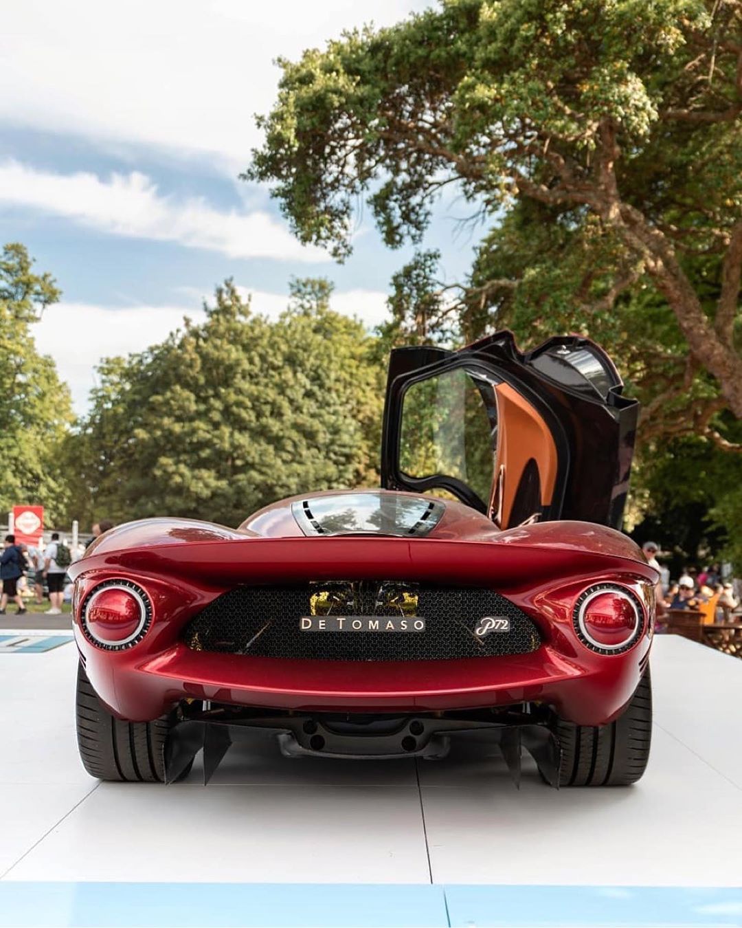 detomasop72实车经典大气的造型