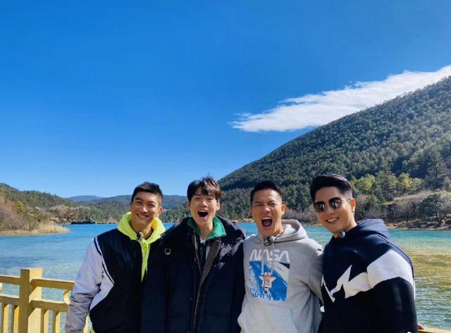 《妻子的浪漫旅行》收官,魏大勋晒大合照纪念,嗯哼惊喜出镜