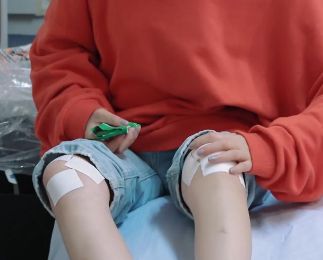 林允双腿浮肿,看到她贴多少膏药,原谅我没见过世面:批发户吧?