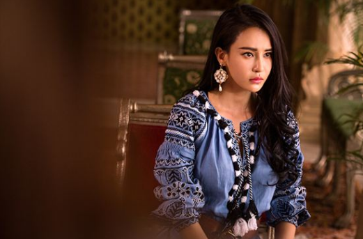 知名演员,出演成龙作品一炮而红|成龙|知名演员|母其弥雅_新浪新闻