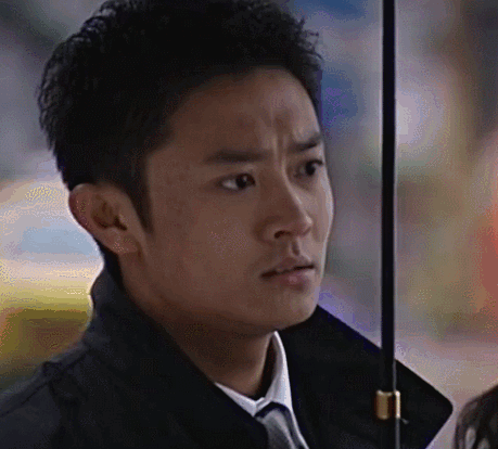 家中装修太简陋42岁岩男郎印小天罕曝光事业受挫还被骗婚