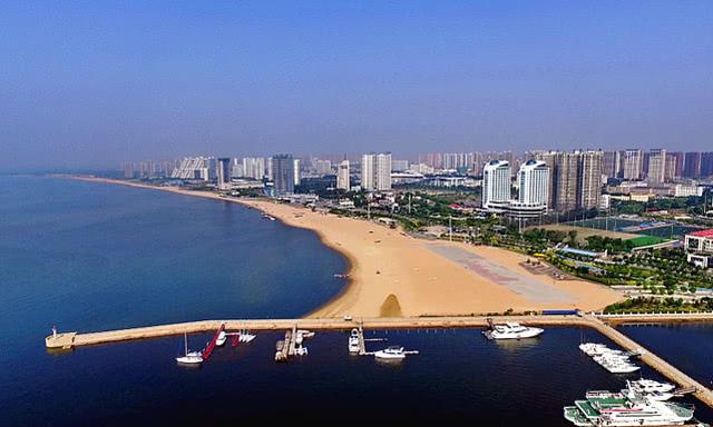 中国三座“最美”的海滨城市，自然风景优美，秦皇岛、大连均上榜