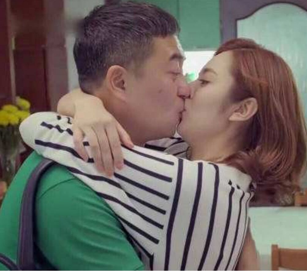 吻遍半个娱乐圈中年霸屏的张嘉译,为何如此深得女演员的喜爱?