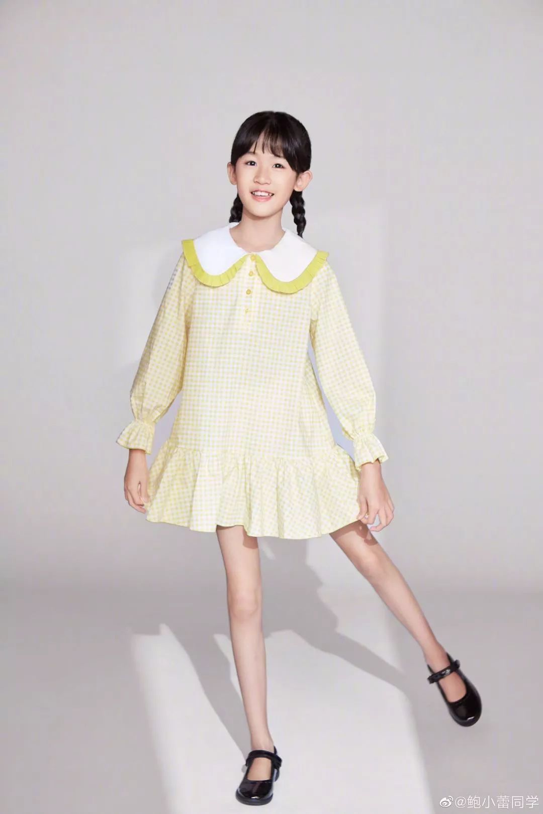 11岁贝儿跳舞祈福,动作优雅有模有样,小脸暗黄身材过瘦引担忧