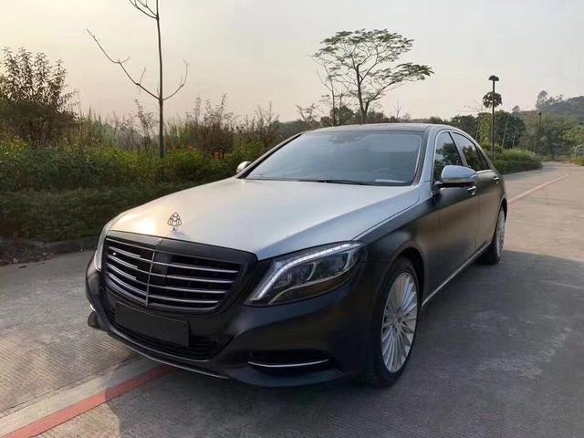 实拍迈巴赫s550仅47万光芒璀璨夺目尽显居高临下的摄人气魄