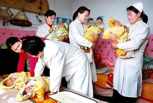 中国首例五胞胎成功诞生,17过去了,他们的现状让人欣慰_新浪新闻