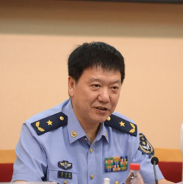 现任东部战区空军党委常委,副政委.