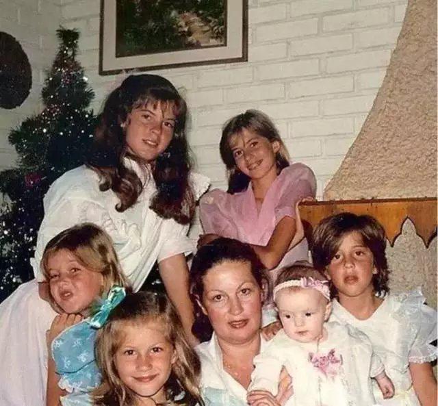 超模吉娘娘和帅气老公健身房秀恩爱!穿运动衣秀马甲线这身材绝了