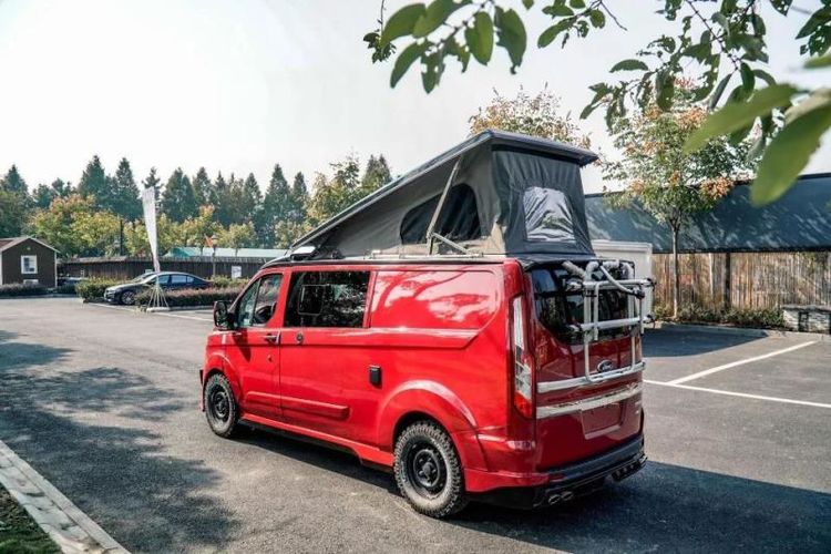 时尚吸睛61新款途睿欧旅行家mpv房车