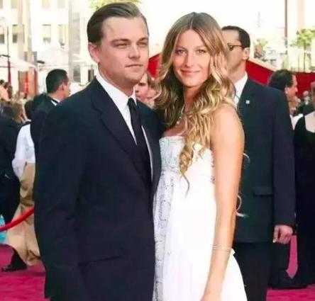 超模吉娘娘和帅气老公健身房秀恩爱!穿运动衣秀马甲线这身材绝了