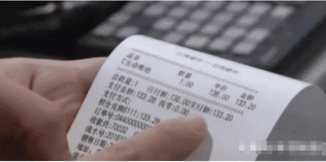 被扔的购物小票都是钱？超市人员说出猫腻，网友：我已经扔掉了