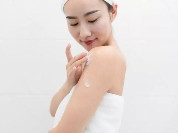 皮肤痒可以涂身体乳吗(身上痒可以用身体乳吗?) 皮肤痒可以涂身体乳吗(身上痒可以用身体乳吗?)