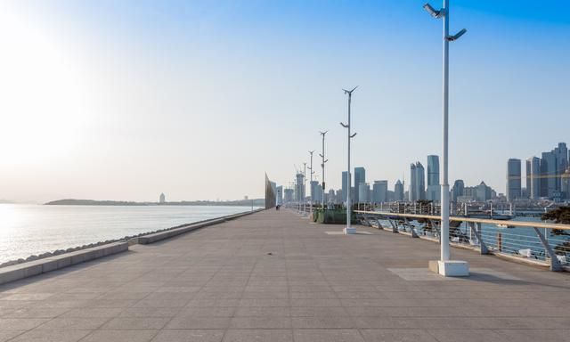 青岛看夜景的好地方，有一个浪漫的名字，因奥运会而得名休闲区蓝鸢梦想 - Www.slyday.coM