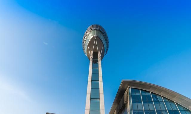 青岛看夜景的好地方，有一个浪漫的名字，因奥运会而得名休闲区蓝鸢梦想 - Www.slyday.coM