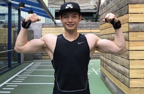 辰亦儒和曾之乔传10年绯闻突然官宣结婚婚后大胆秀恩爱