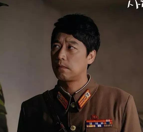 《爱的迫降》最强反派赵铁哲:撞脸邓超和苏大强,戏里恶毒戏外憨