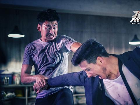 26 金牌拳王化身贴身保镖守护千金郑西说事 2020-02-19 16:21:49