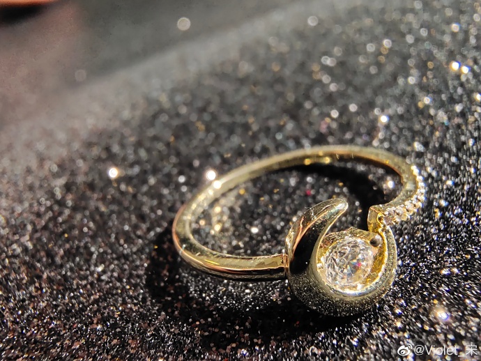 真奇怪!别人家的865手机都在宣传UFS3.0,而iQOO却在晒拍照!