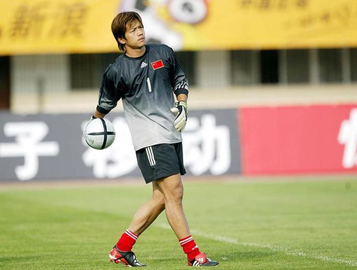 入队前是当红国脚,来到球队后成水货|刘云飞|申花|门将_新浪新闻