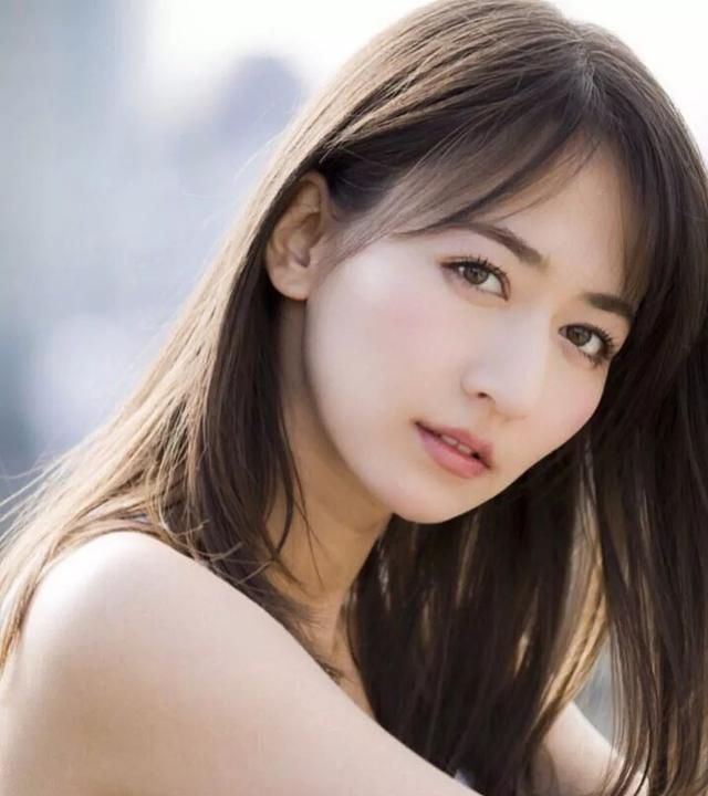 她是日本第一美记有众多黑人朋友