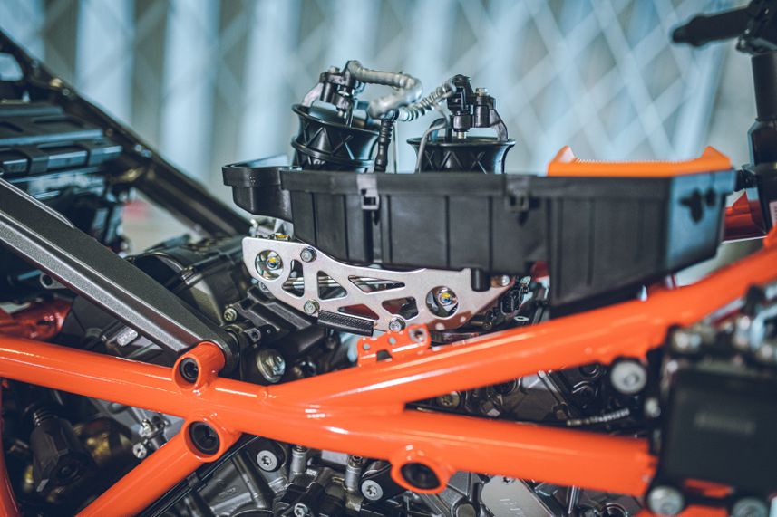 ktm 1290 super duke r 2020款 发动机的技术解析