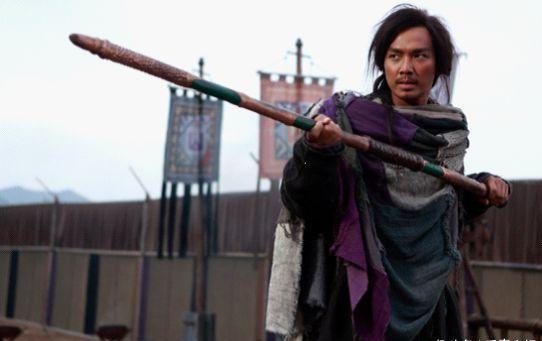 钟汉良乔峰的打狗棒,感觉更有力道