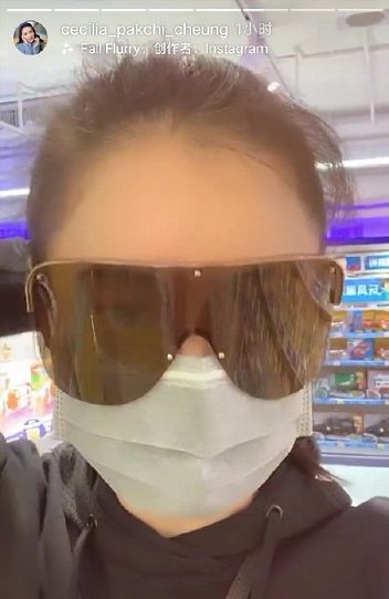 张柏芝晒带大儿子外出购物视频，网友称赞大儿子越来越像谢霆锋了