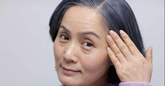 女人开始衰老身体3个地方会变松若没有说明保养得不错