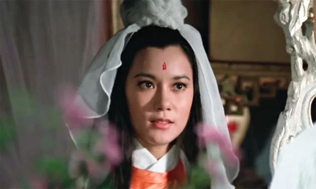 3度与有家室男人传出绯闻李小龙御用女郎30年前的苗可秀太美