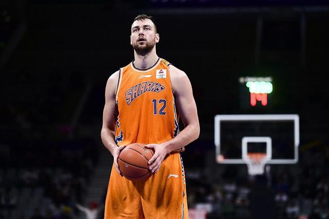 莫泰尤纳斯拒绝多支nba球队邀请决定继续为cba上海队效力