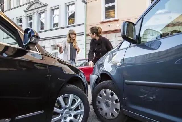 车主需注意，发生车祸时千万别说这3句话，否则保险公司将拒赔！
