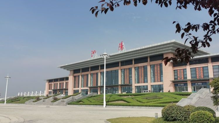 江苏境内徐盐高速铁路和宿淮铁路的交汇站点——泗阳站