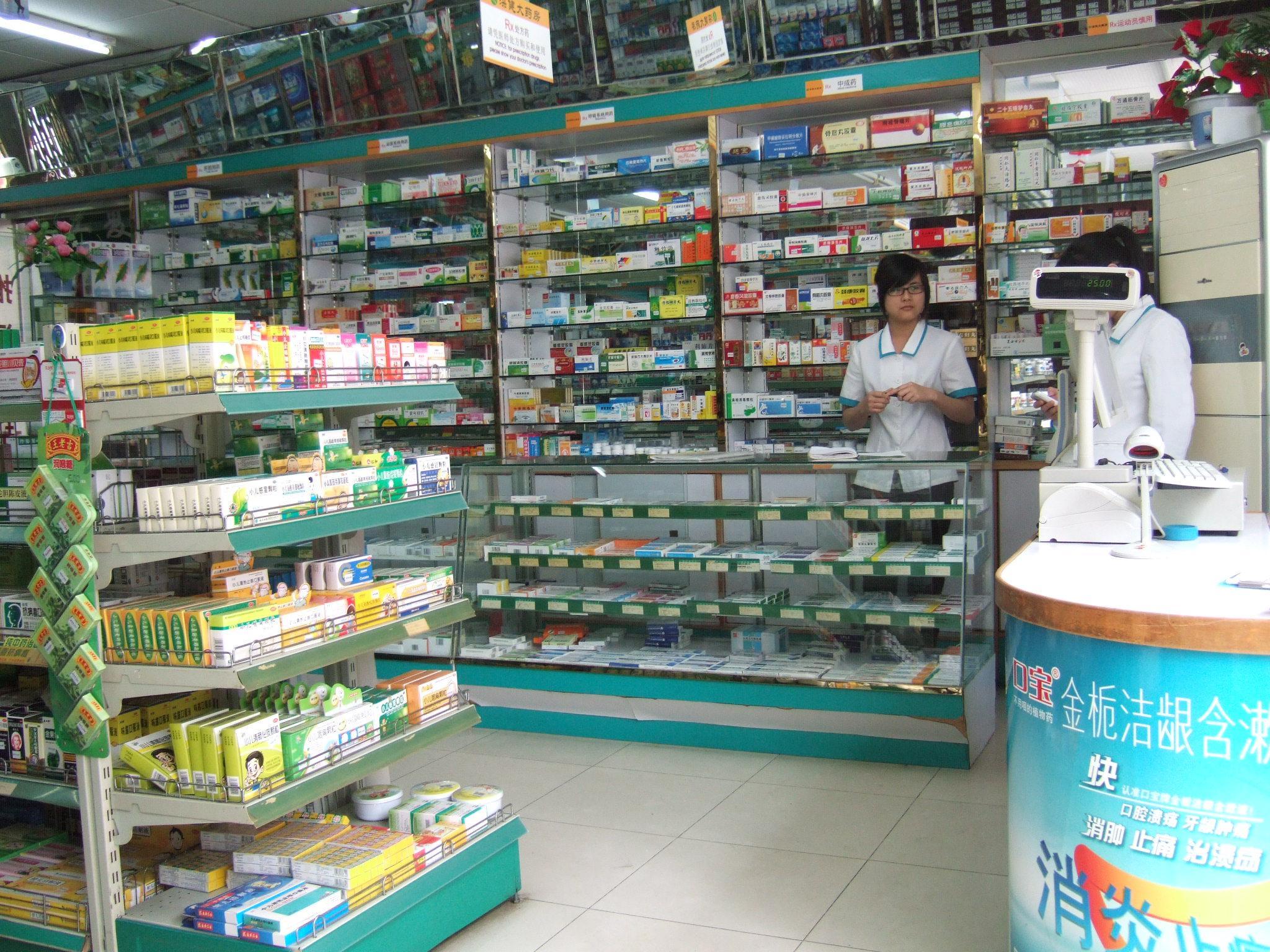 中国大街上随处可见的药店,为什么没有亏本而倒闭?