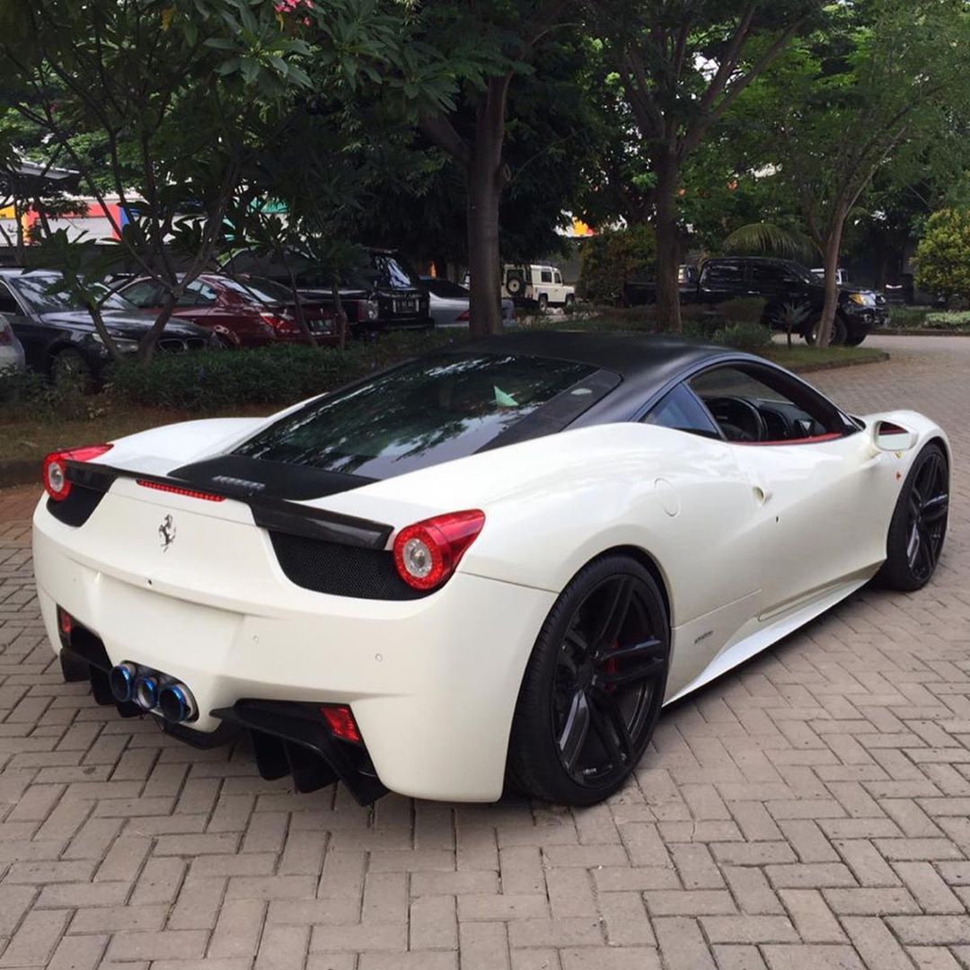 法拉利458实车 简洁的造型