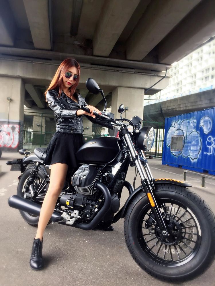 长腿正妹重机女骑士王晨飘 难得性感换上衣美自拍30p