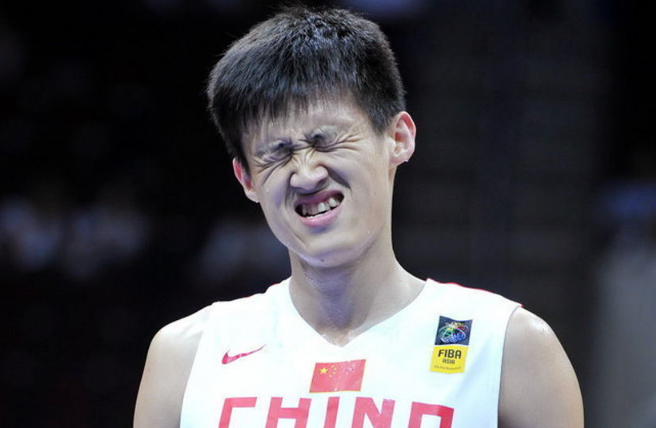 cba广东周鹏现状,30岁妻子另类"副业",已在广州购买别墅!