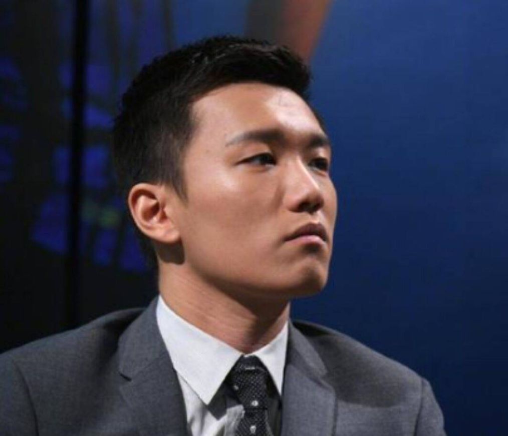 王思聪日本游玩,张康阳参加米兰时装周,顶级富二代差距就是很大