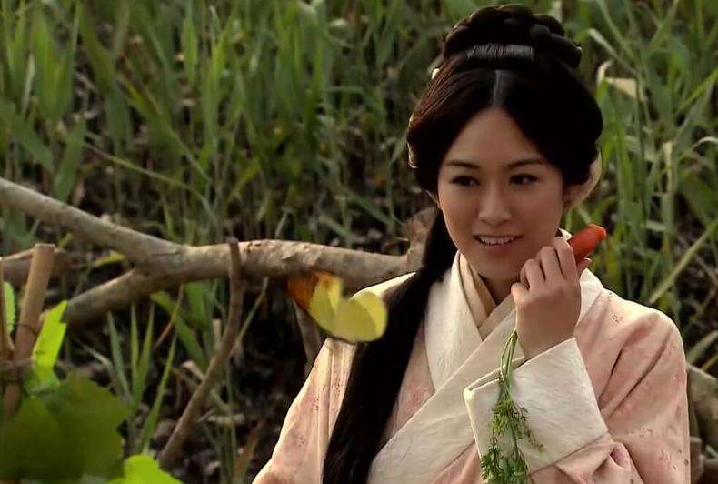 但是,不管历史上的黄月英长相到底如何,她与诸葛亮的确是良配,的确是