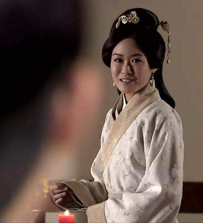 十里八乡有名的丑女黄月英为何能嫁给诸葛亮成他唯一的妻子