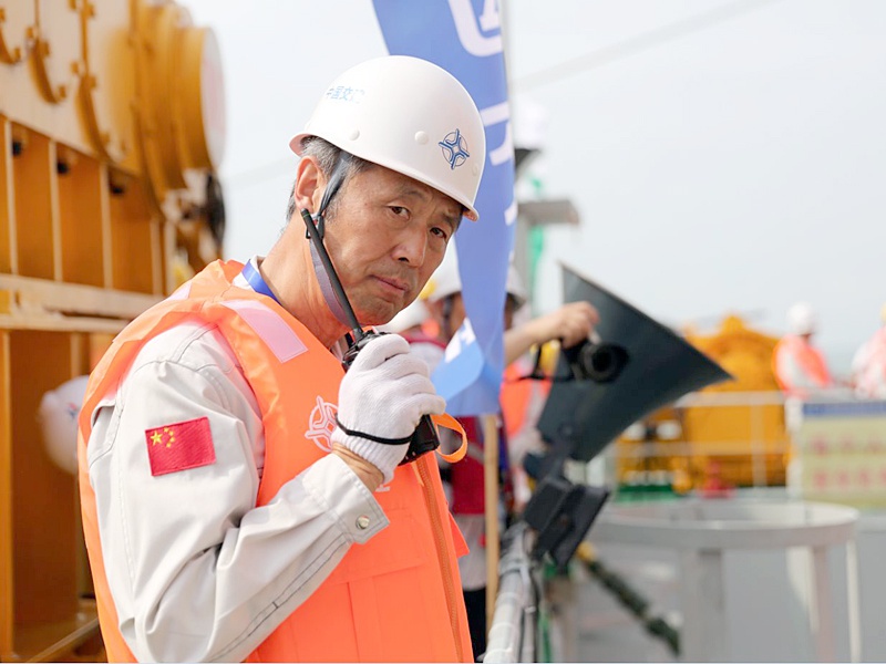 珠港澳大桥总工程师林鸣曾经坚守项目8年满头青丝变白发