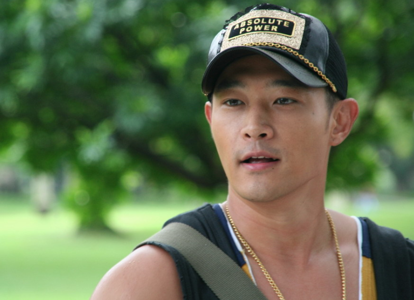 48岁黄维德近照曝光,大叔气质满满!