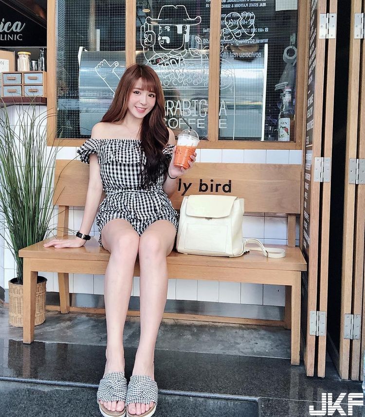 这真的简单!网红"吴婕安",让看过的人都简单了!